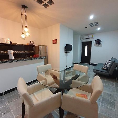 Appartamento Frida Cancún Esterno foto